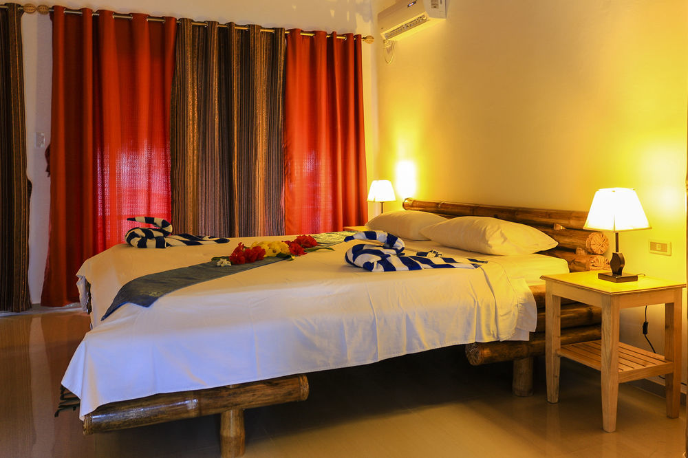 บลู สตาร์ ไดฟ์ รีสอร์ต Hotel อันดา ภายนอก รูปภาพ